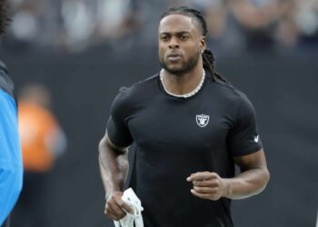 Insider Reveals What Raiders Are In search of In Davante Adams Commerce